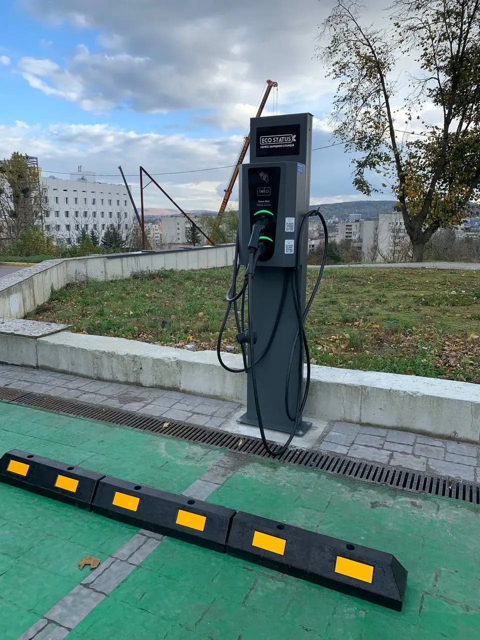 Зарядна станція EcoStatus — Перше Медичне Обʼєднання, Львів
